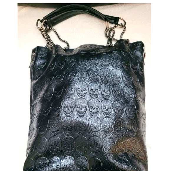 Black Skull Bucket Bag! - Picture 1 of 1